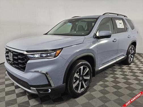 2025 Honda Pilot Touring 8-Passenger