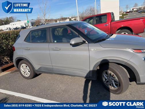 2021 Hyundai VENUE SE