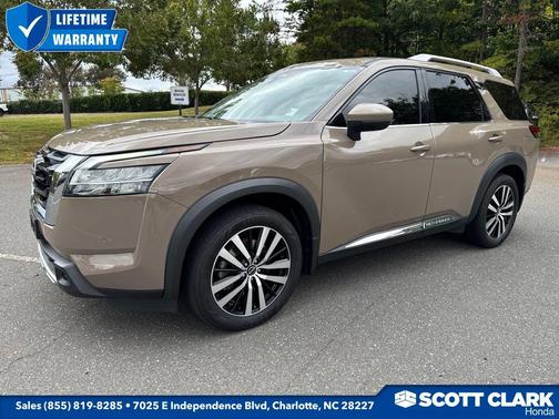2023 Nissan Pathfinder Platinum 4WD