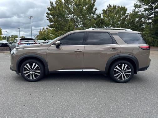 2023 Nissan Pathfinder Platinum 4WD