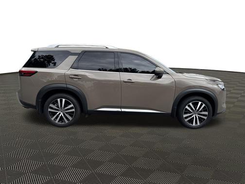 2023 Nissan Pathfinder Platinum 4WD