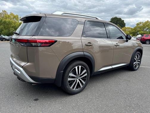 2023 Nissan Pathfinder Platinum 4WD