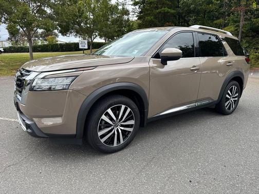 2023 Nissan Pathfinder Platinum 4WD