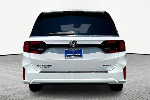 Platinum White Pearl 2026 Honda Odyssey Sport-L