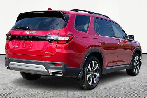 Radiant Red Metallic II 2025 Honda Pilot Touring 8-Passenger
