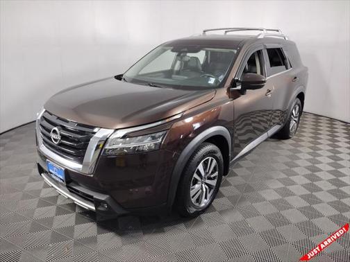 2022 Nissan Pathfinder SL 4WD