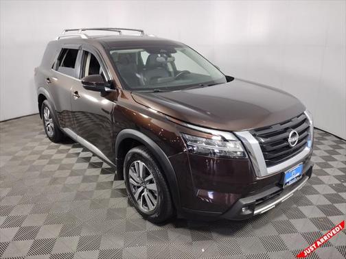 2022 Nissan Pathfinder SL 4WD