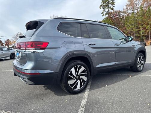 2024 Volkswagen Atlas 2.0T SE w/Technology 4MOTION