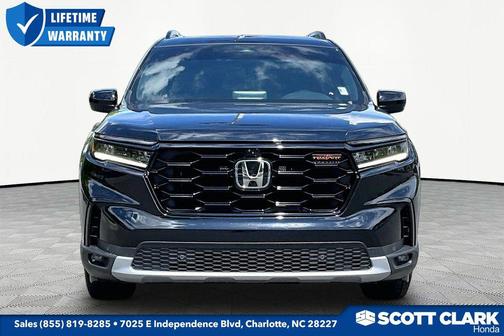 Crystal Black Pearl 2025 Honda Pilot TrailSport