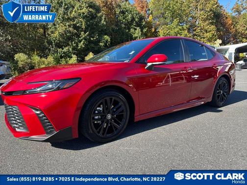 2025 Toyota Camry SE