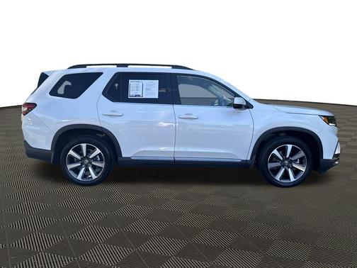 2023 Honda Pilot Touring 8-Passenger