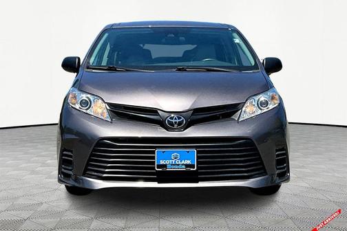 2020 Toyota Sienna SE