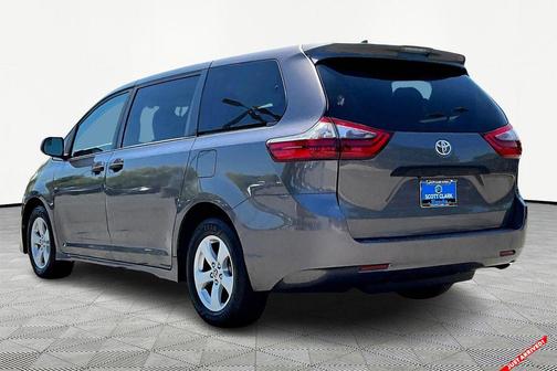 2020 Toyota Sienna SE