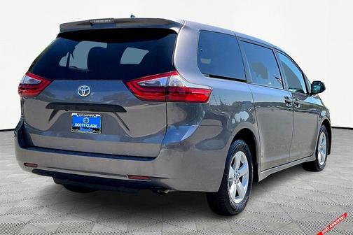 2020 Toyota Sienna SE
