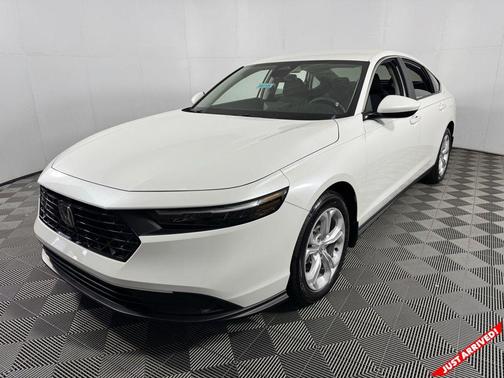 2025 Honda Accord LX 1.5T