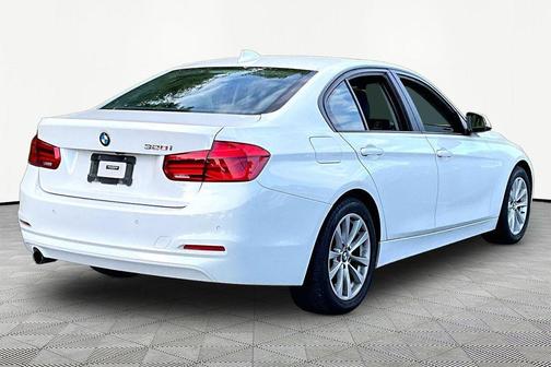 Alpine White 2017 BMW 320 i