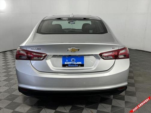 2022 Chevrolet Malibu FWD LT