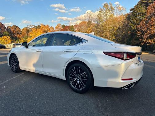 2024 Lexus ES 350 Base