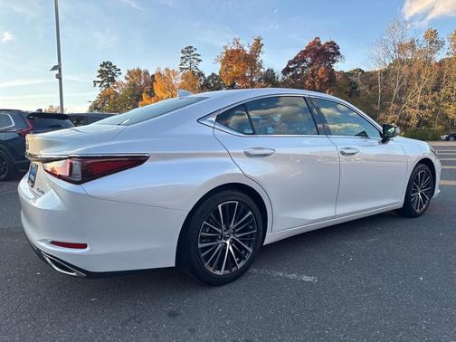 2024 Lexus ES 350 Base