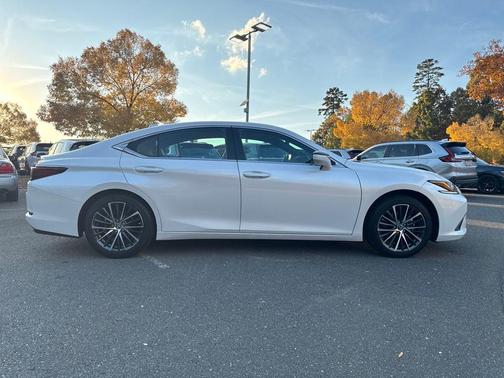 2024 Lexus ES 350 Base