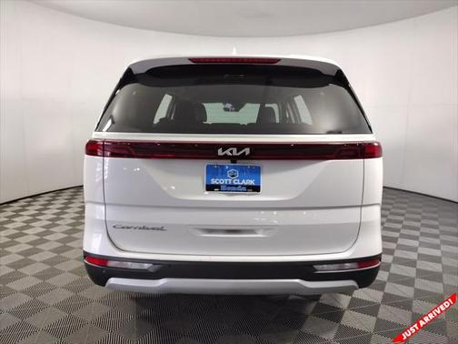 2022 Kia Carnival LXS
