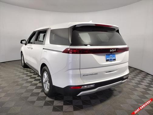 2022 Kia Carnival LXS