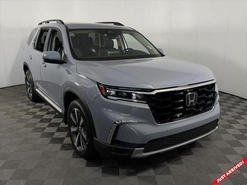 2025 Honda Pilot Touring 8-Passenger