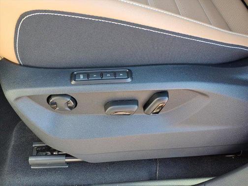 2026 Volkswagen Atlas Cross Sport 2.0T SEL