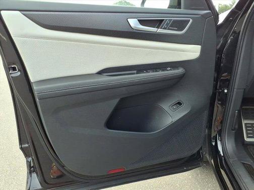 2025 Volkswagen Atlas Cross Sport 2.0T SEL Premium