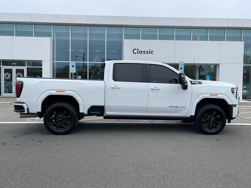 2024 GMC Sierra 2500 AT4