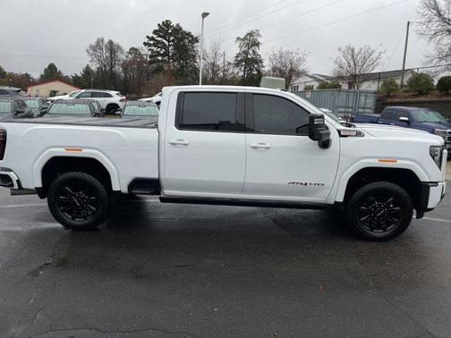 2024 GMC Sierra 2500 AT4