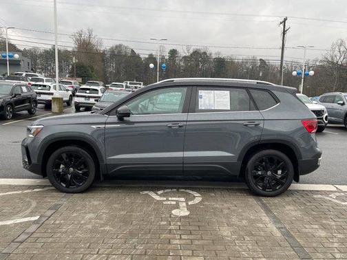 2024 Volkswagen Taos 1.5T SE