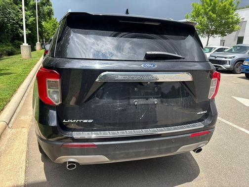Agate Black Metallic 2022 Ford Explorer Limited