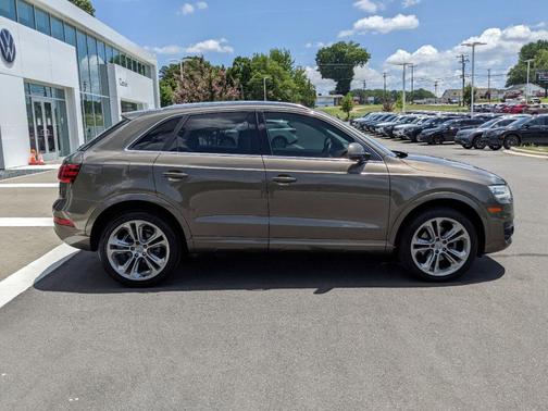 Photo 4 of 46 of 2015 Audi Q3 2.0T Prestige