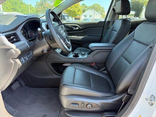 2023 GMC Acadia FWD SLT