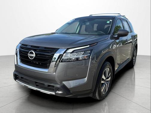 Gun Metallic 2023 Nissan Pathfinder SL 4WD
