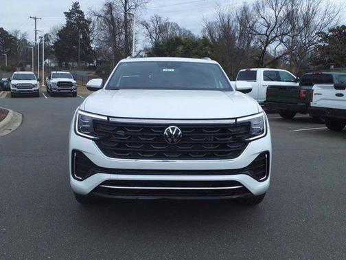 2025 Volkswagen Atlas Cross Sport 2.0T SEL Premium