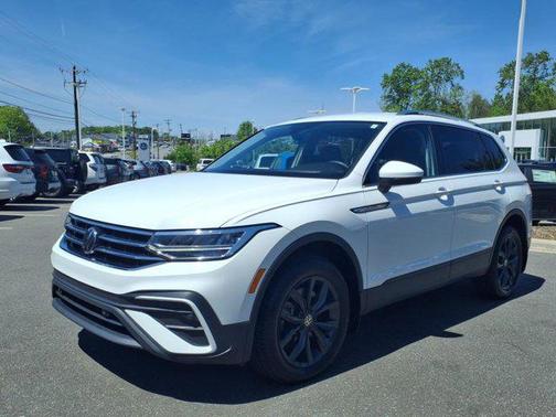 2024 Volkswagen Tiguan 2.0T SE 4MOTION