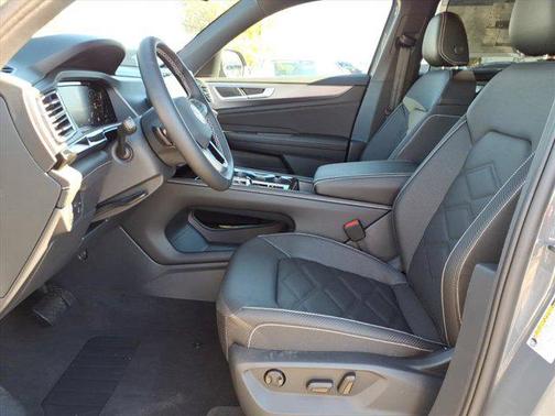 2026 Volkswagen Atlas Cross Sport 2.0T SE w/Technology 4MOTION