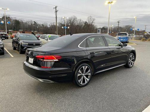 2021 Volkswagen Passat 2.0T SE