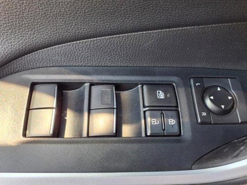 2020 Toyota RAV4 Hybrid SE