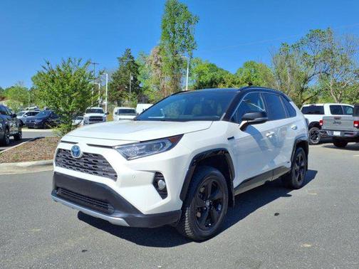 2020 Toyota RAV4 Hybrid SE
