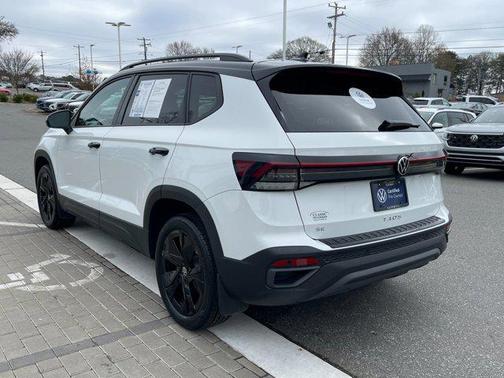 2025 Volkswagen Taos 1.5T SE Black