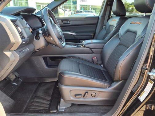 2024 Nissan Pathfinder Rock Creek 4WD