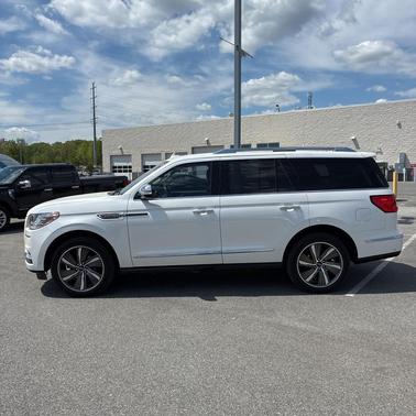 White Platinum Metallic Tri-Coat 2019 Lincoln Navigator Black Label