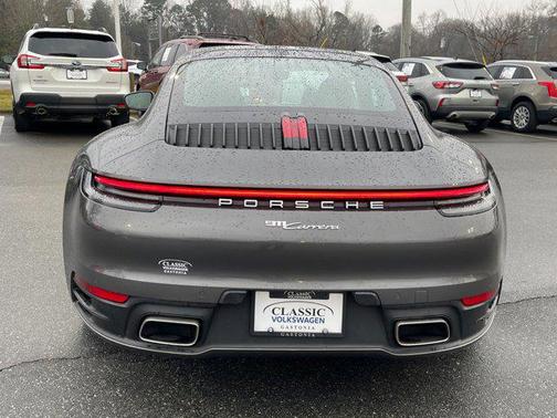 2022 Porsche 911 Carrera