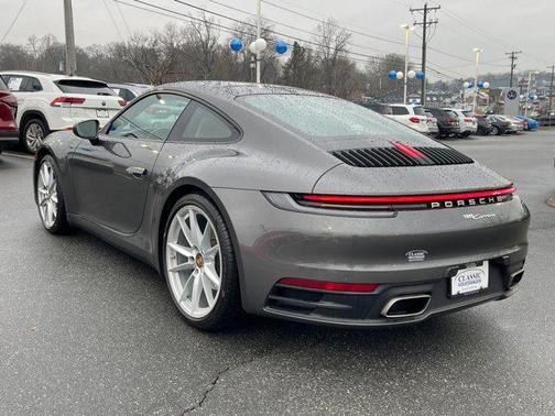 2022 Porsche 911 Carrera