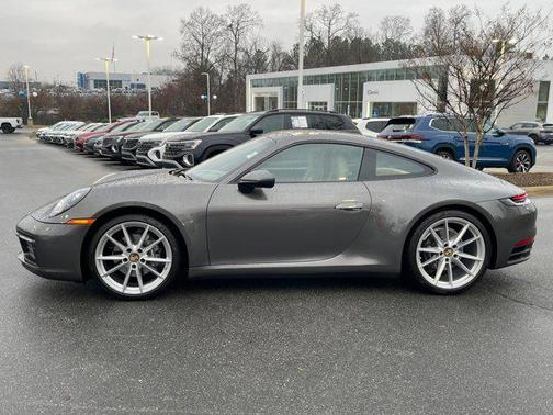 2022 Porsche 911 Carrera