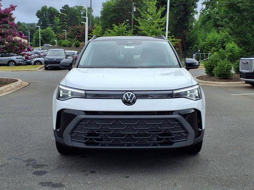 2025 Volkswagen Taos 1.5T SE Black