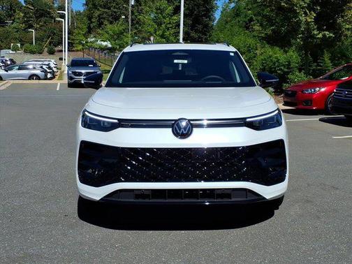 2025 Volkswagen Tiguan 2.0T SE R-Line Black